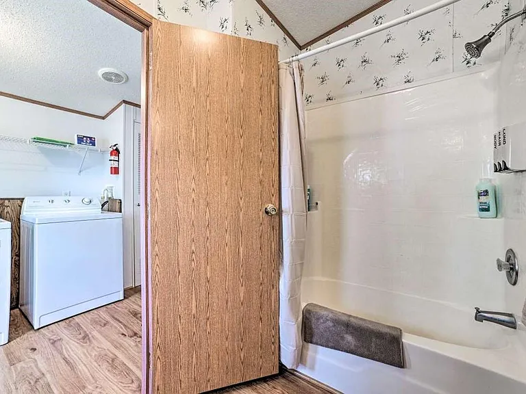 100 Island Dr — Photo 14