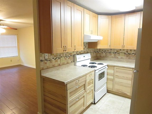 5th image of 5550 N Braeswood Blvd APT 112