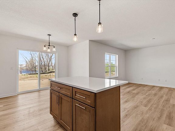 4th image of 613 Belmont DRIVE
