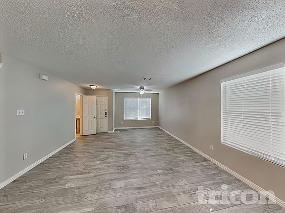 4th image of 210 Vivian Dr