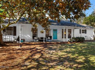 3739 Montrose Cir, Jackson, MS 39216