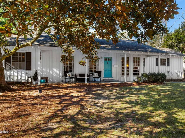 3739 Montrose Cir, Jackson, MS 39216