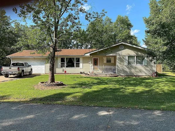 201 Cartall St, Saint James, MO 65559