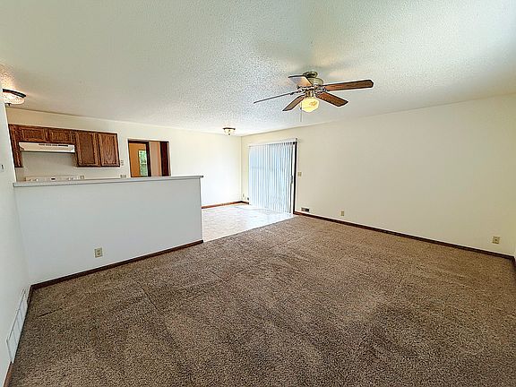 5th image of 2101 Mittelstadt Ln