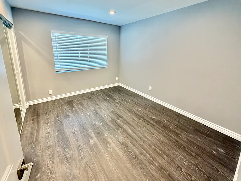 1017 W Casmalia St — Photo 20