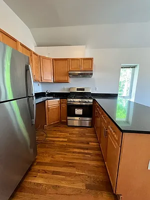 Rented by Nest Seekers International | media 37