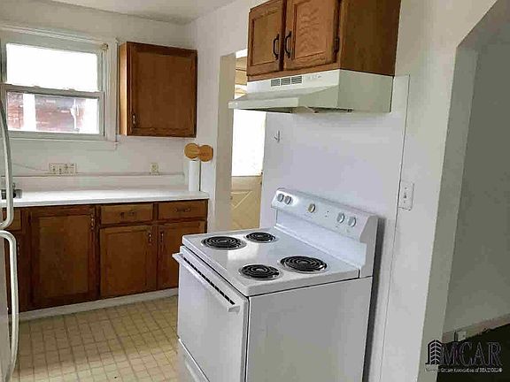 3rd image of 1234 Bentley Dr
