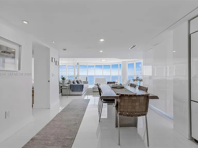 6301 Collins Ave #2103 — Photo 3