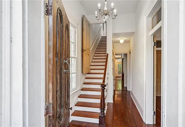 3 bed, 3.0 bath, 2500 sqft, $4,000 — Photo 3