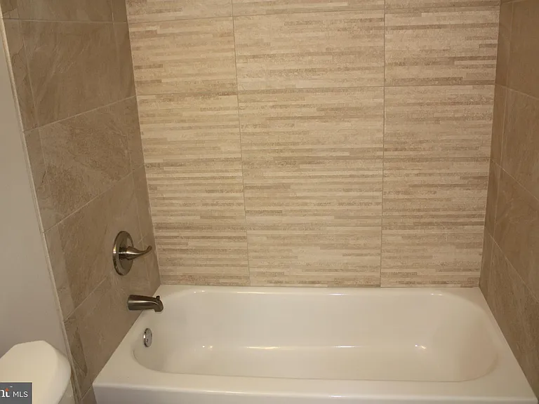 60 Providence Ave — Photo 27