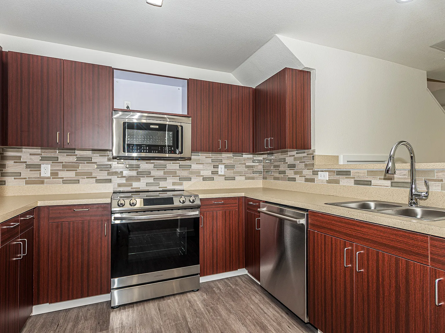 1 bed, 753 sqft, $1,450 — Photo 2