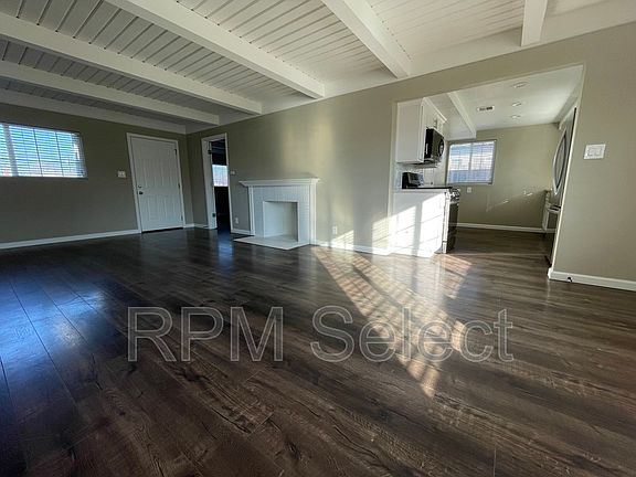 3rd image of 2256 El Camino Ave