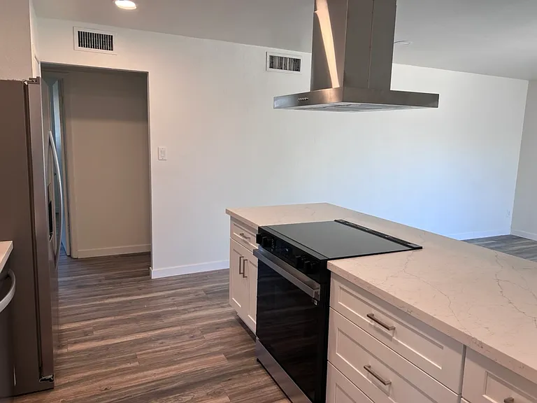 1322 E Broadmor Dr — Photo 7