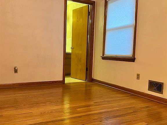 5th image of 708 Booth Ave