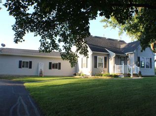 5740 Garden Plain Rd, Fulton, IL 61252