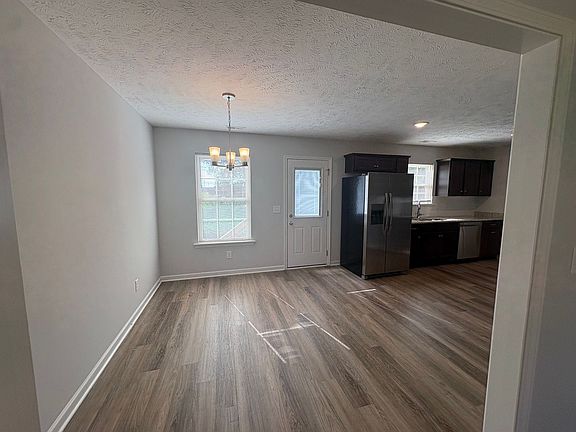 4th image of 199 Timber Cir