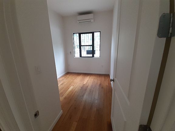 4th image of 1787 Fulton St #1R