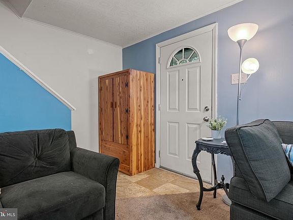 3rd image of 2807 Croyden Rd