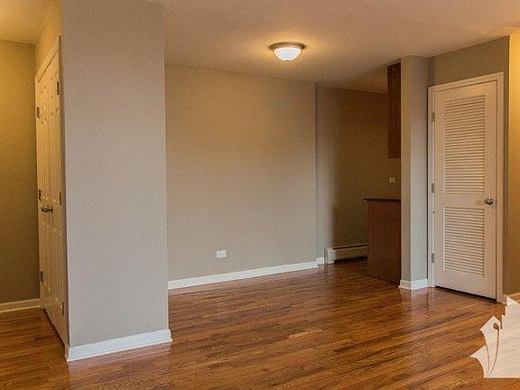 3rd image of 805 W Lill Ave #25701