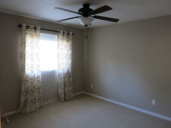 5th image of 2851 Alesio Ave