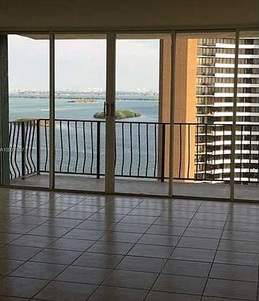 3rd image of 780 NE 69th St APT 2205