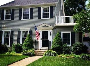 20860 Erie Rd, Rocky River, OH 44116