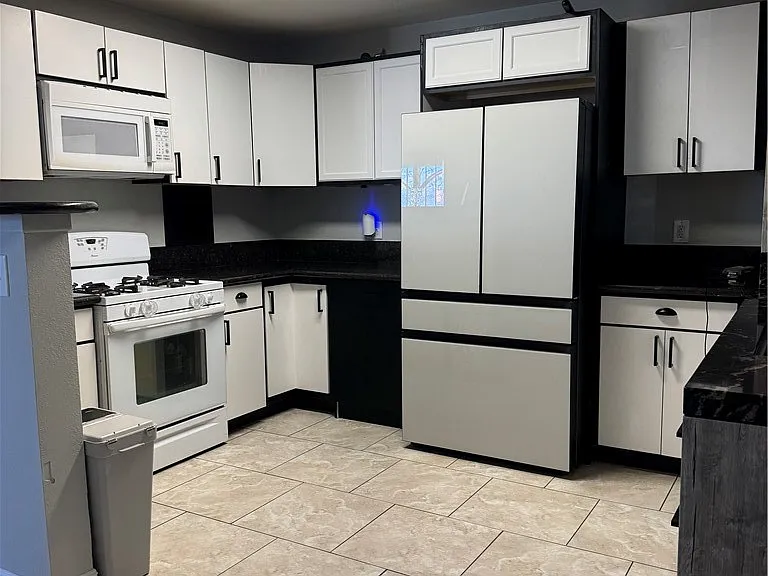 608 Greenhurst Rd — Photo 4
