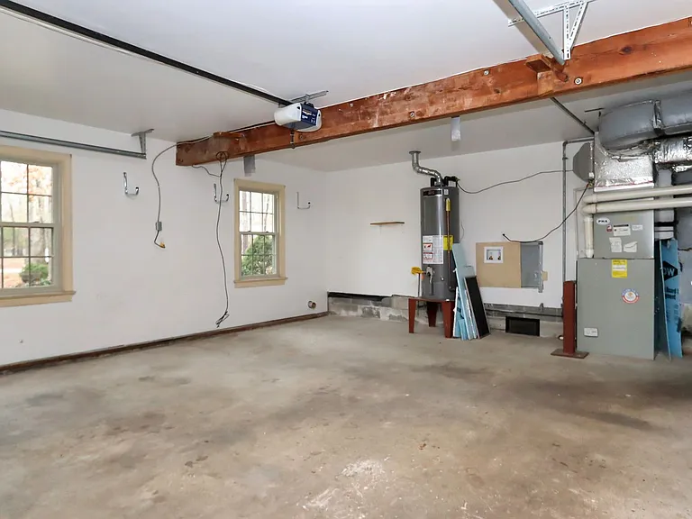 227 Aspen Blvd — Photo 5