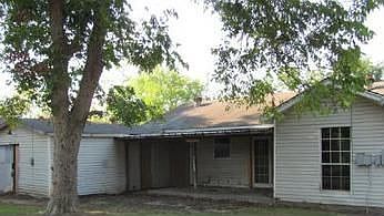 3rd image of 718 Oak Glen Dr