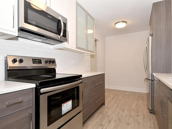4th image of 2420 E Brandenberry Ct APT 1F
