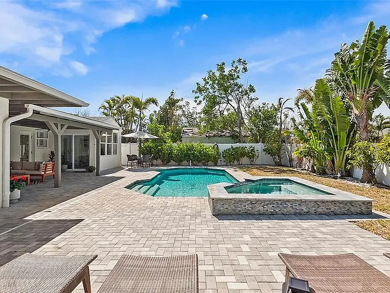 14024 N Bayshore Dr — Photo 41