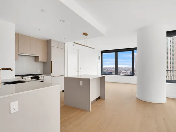 3 Court Square image 7 of 20