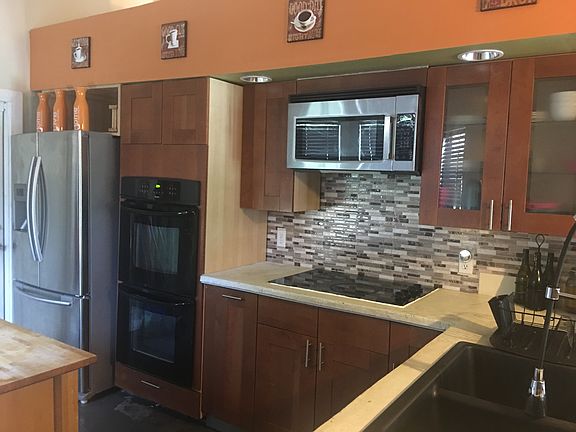 4th image of 8451 Rockridge Ct