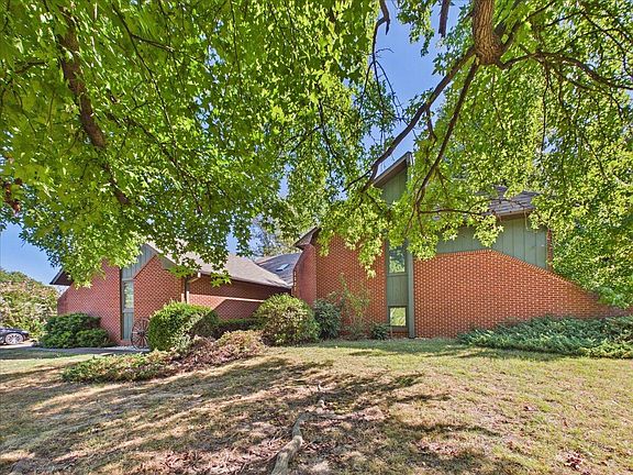 2nd image of 2227 Carolina Avenue
