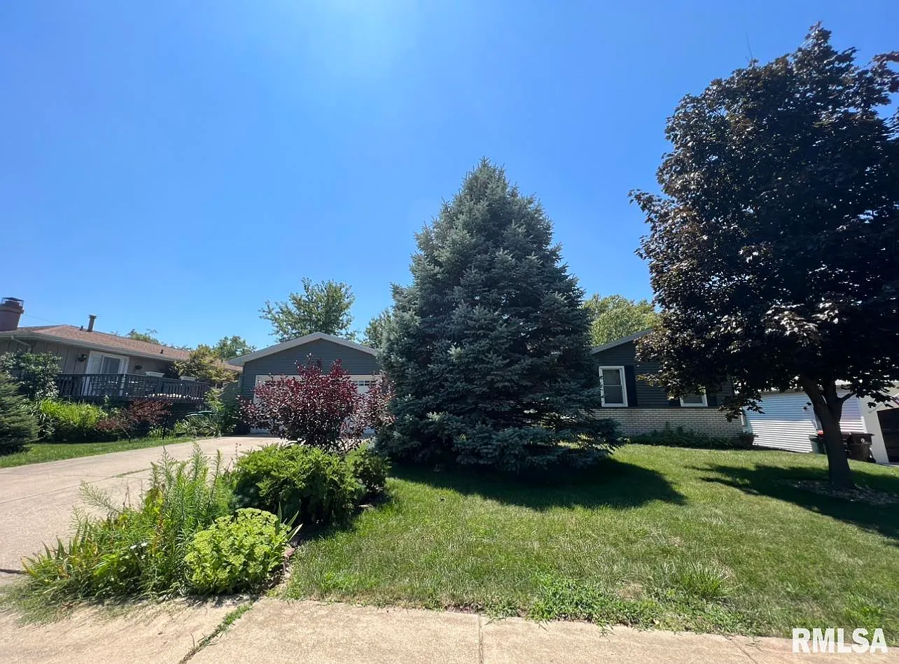 1720 W Latham Ln photo 1