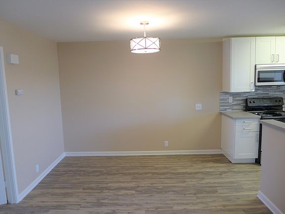 2nd image of 3209 Meade Ave #10