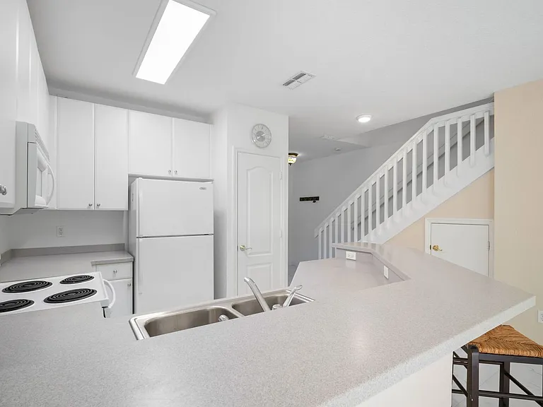 8535 Athena Ct — Photo 11
