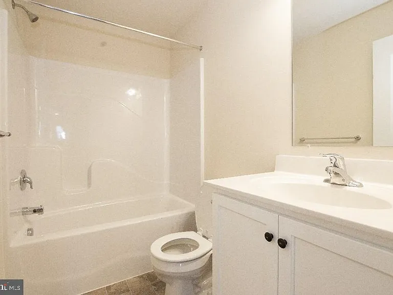 10 Skip Ln — Photo 24