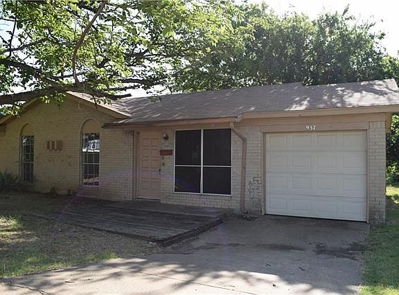 2nd image of 937 Tapley St