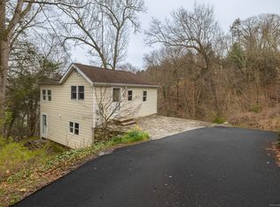 67 Bankside Trl, Sandy Hook, CT 06482