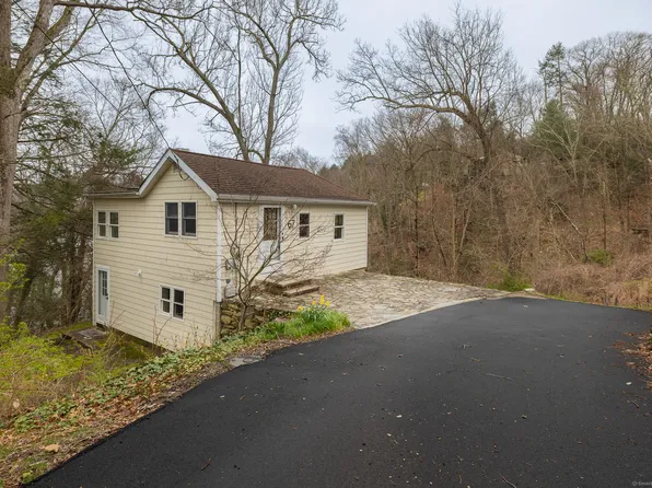 67 Bankside Trail, Newtown, CT 06482