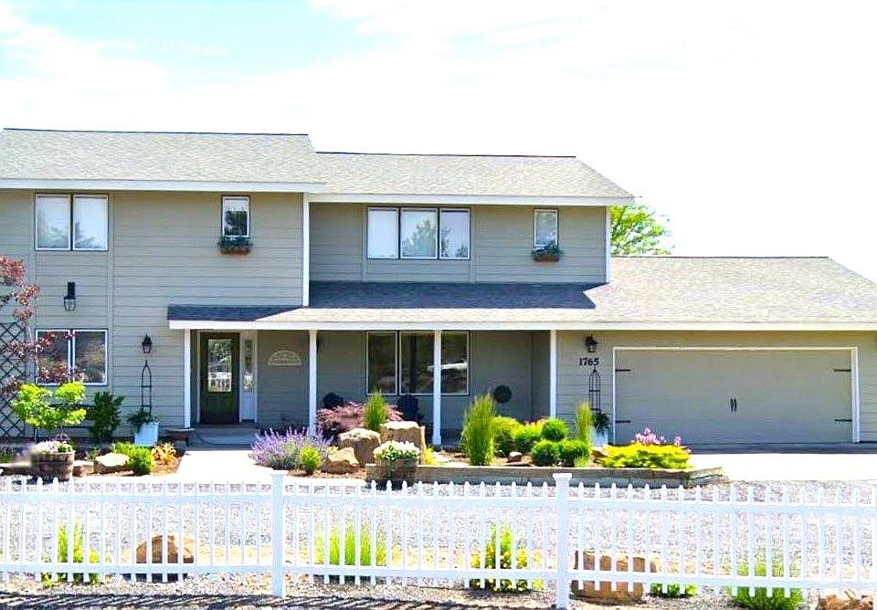 1st image of 1765 Fairway Drive NE