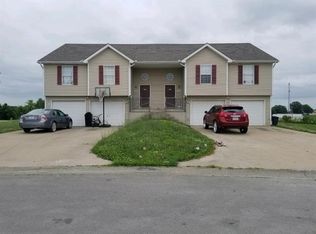 1110 Carriage Ln, Cameron, MO 64429