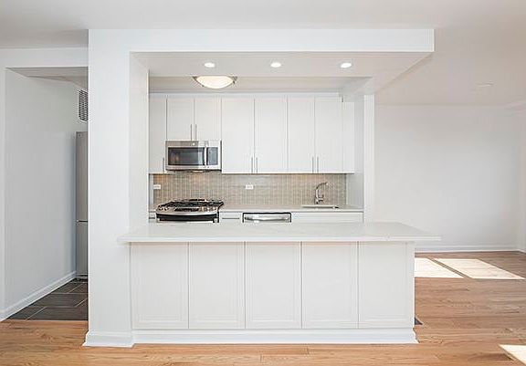 3rd image of 63 E 9th St APT 6S