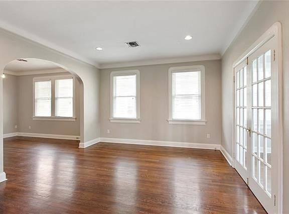 3rd image of 7710 S Claiborne Ave