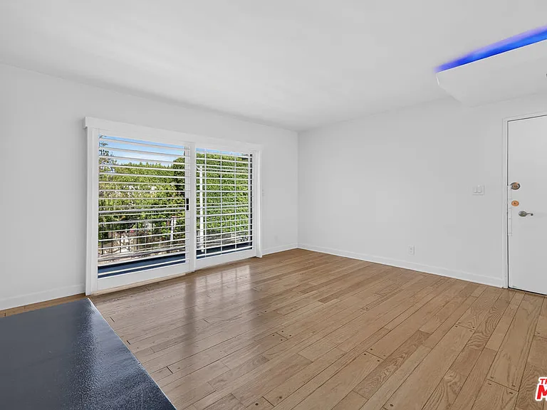 1301 N Flores St #4 — Photo 9