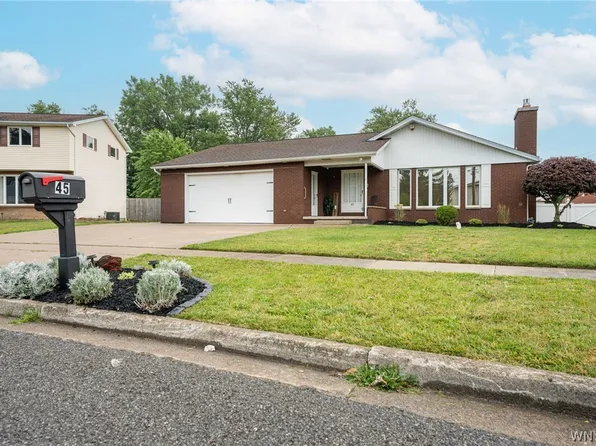 45 Pinewood Dr, Buffalo, NY 14224