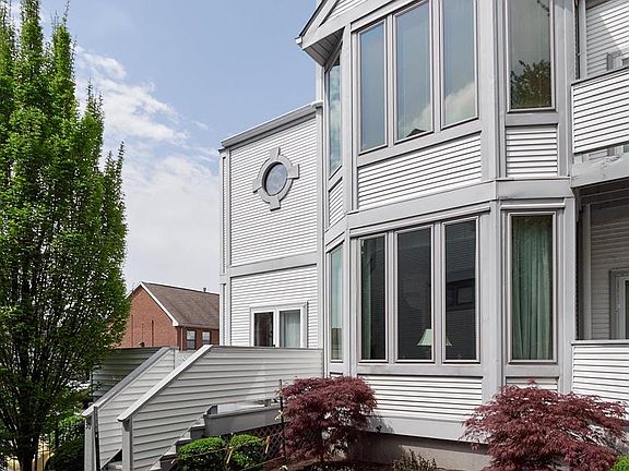 2nd image of 30 Columbus Square Dr