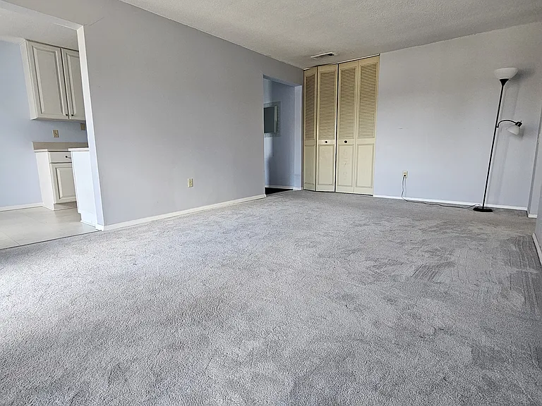 62 Shrewsbury Green Dr — Photo 7