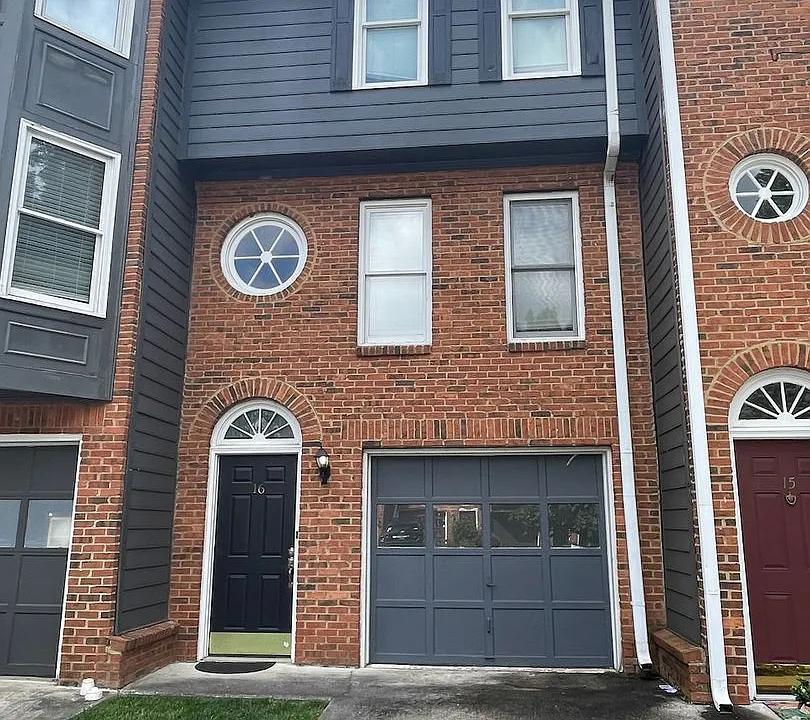 428 Page Ave NE #16